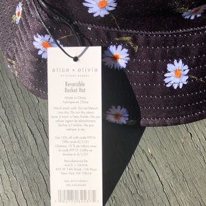 Alice and Olivia reversible bucket hat